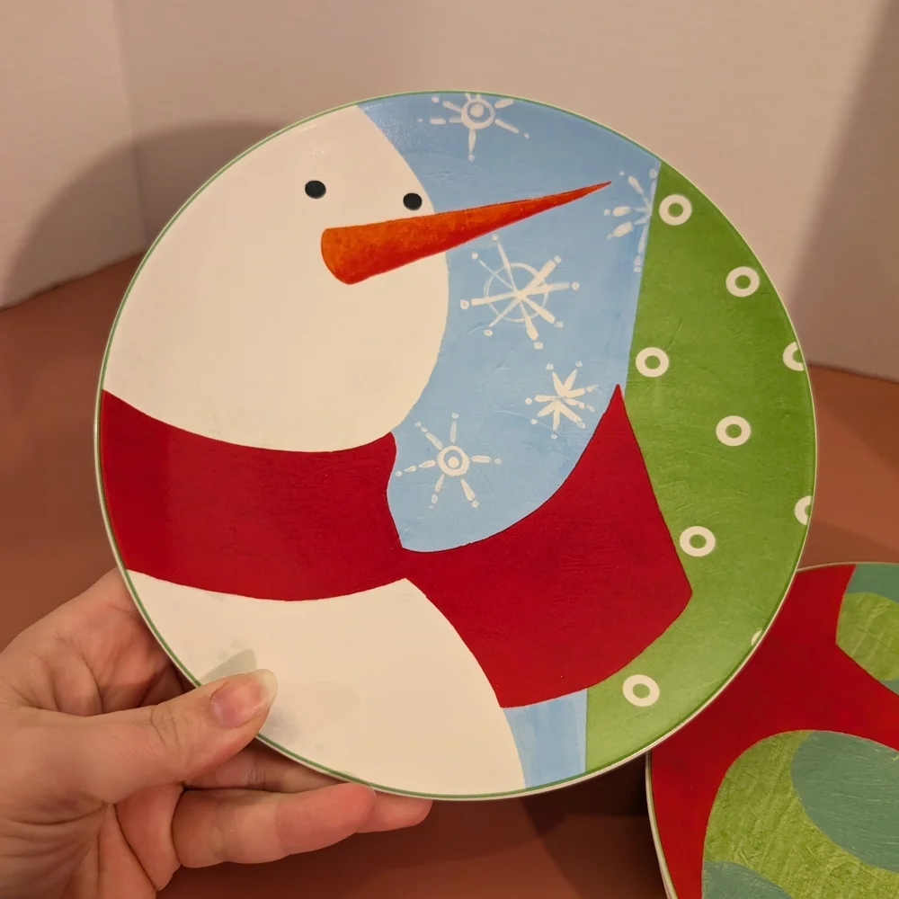 Oneida Set of 3 (THREE) Christmas Close Up Stoneware Salad/Dessert Plates - 8.25